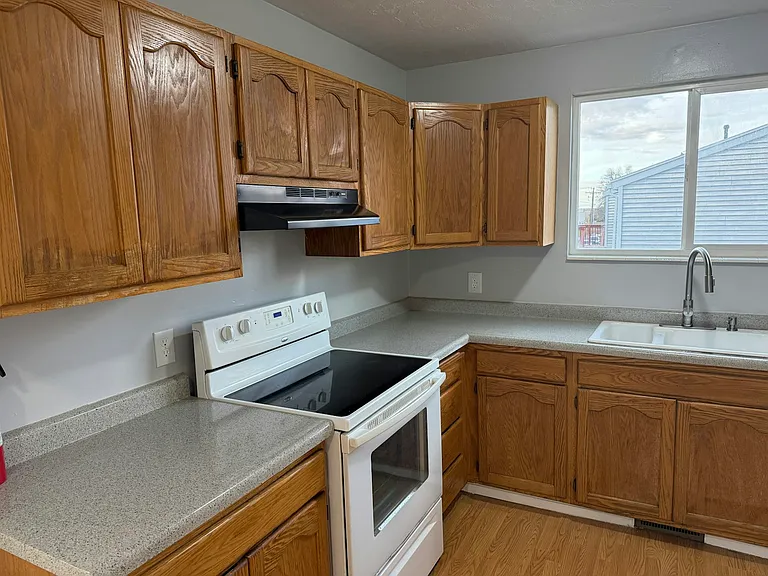 3556 S 8150 W — Photo 6