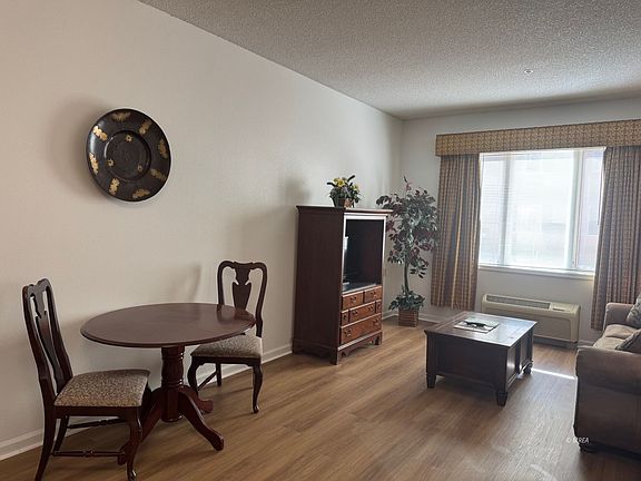 3rd image of 555 Highland Dr #118