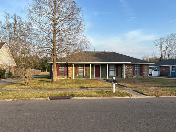 2730 S Meadowood Ave, Gonzales, LA 70737