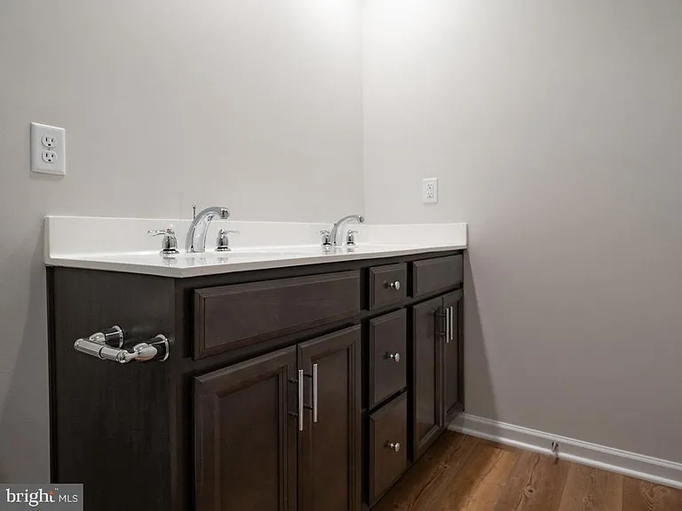 1354 Station House Ln — Photo 7
