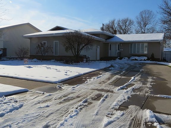 2nd image of 9152 Idlewild Dr