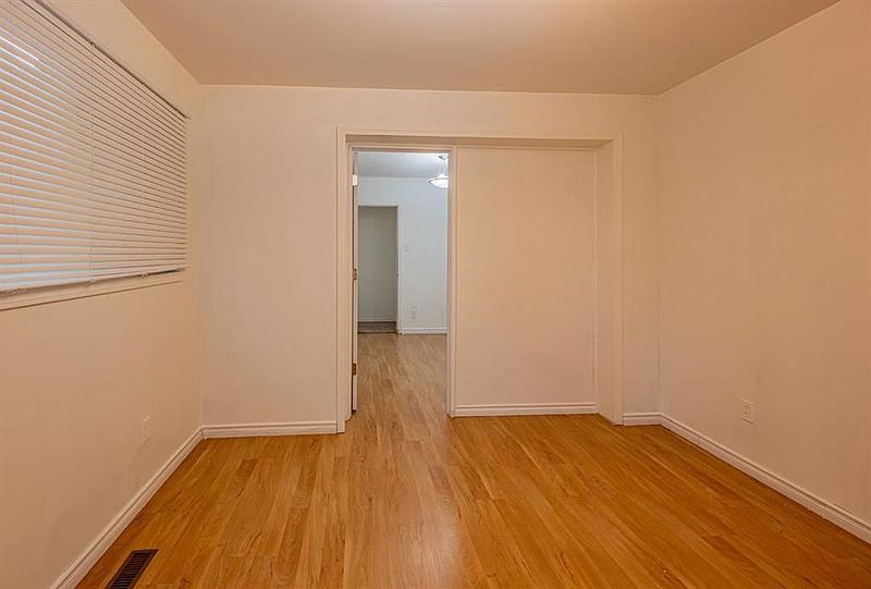 Winnipeg Apartment for rent - 3 Bedrooms — photo 4