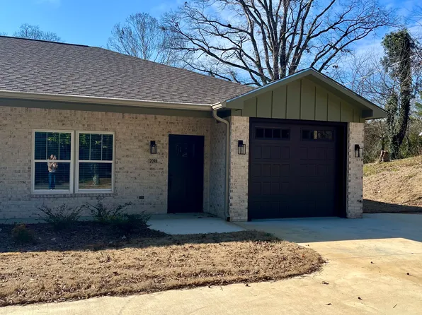 1209 4th Ave SE #B, Cullman, AL 35055