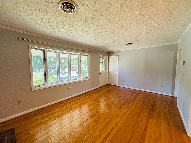 1105 Robin Rd — Photo 23