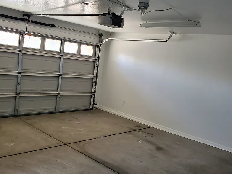 10408 W Raymond St — Photo 36