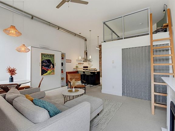 4th image of 562 Yates St #213