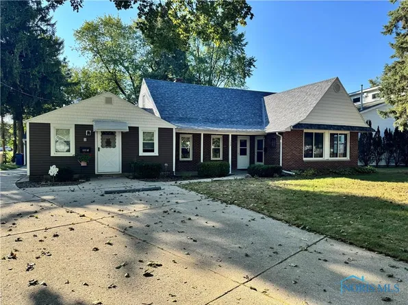 132 Wilkshire Dr, Waterville, OH 43566