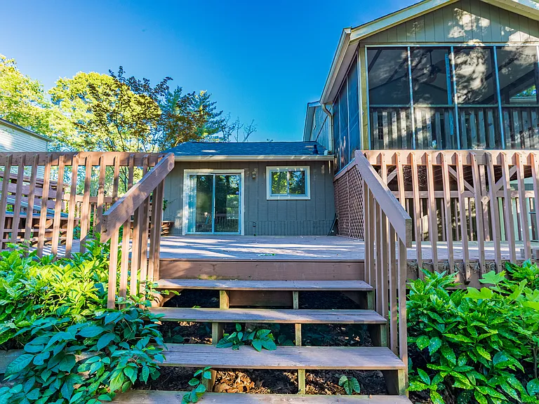3061 Meadow Wood Ct — Photo 38