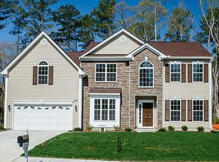 105 Paths Ridge Ct, Yorktown, VA 23690