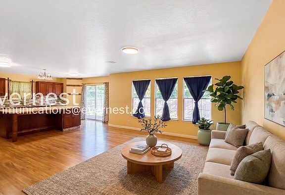 2nd image of 3854 Cherokee Blvd