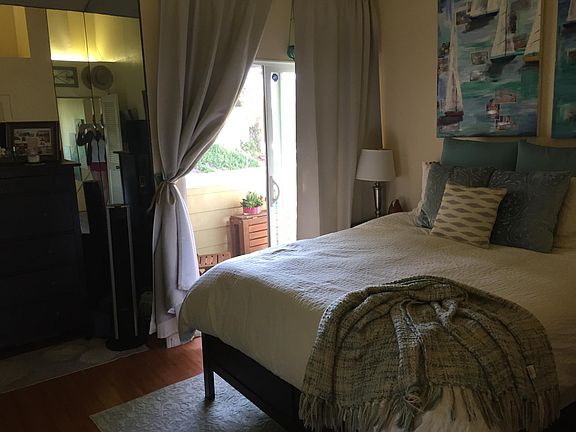 4th image of 213 La Jolla Dr