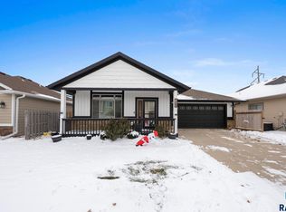 305 S Spring Pl, Brandon, SD 57005