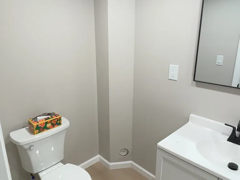 1552 Robindale St — Photo 6