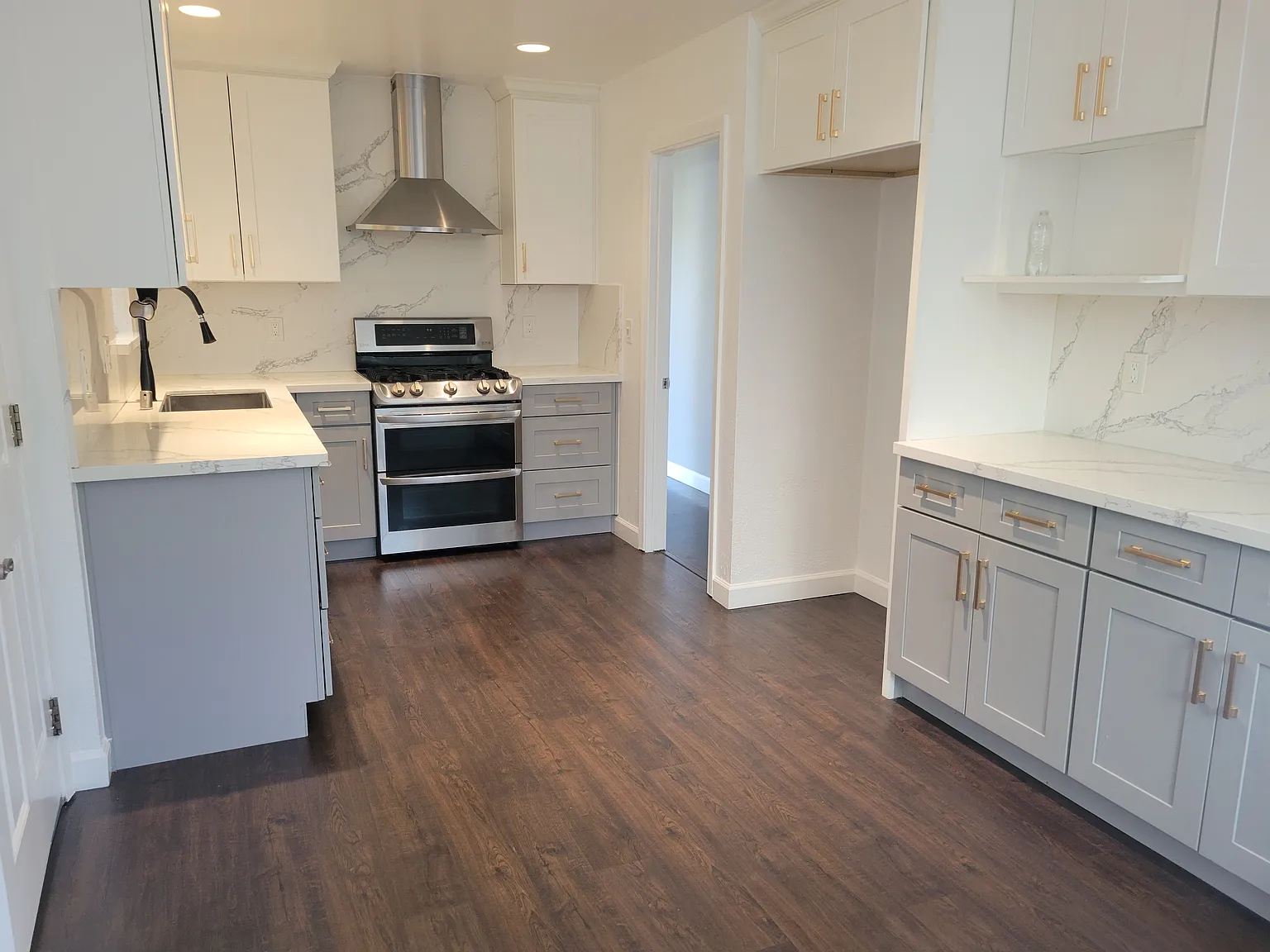 3 bed, 1107 sqft, $4,799 — Photo 4
