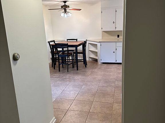 4th image of 850 Houseman Ave NE #1