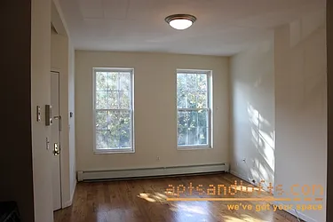 Rented by aptsandlofts.com