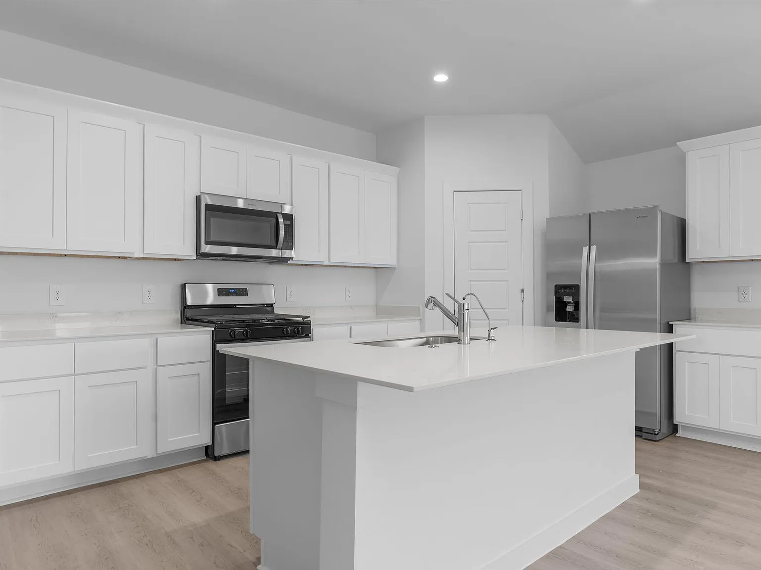 4 bed, 2.0 bath, 1778 sqft, $2,500 — Photo 4