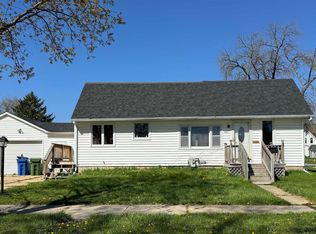 601 Clinton St, Charles City, IA 50616