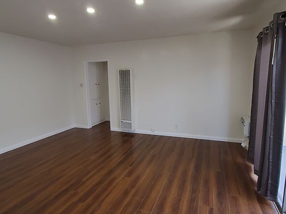 3rd image of 3759 Bagley Ave APT 8