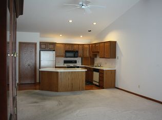 1995 Lakeview Dr, Zeeland, MI 49464