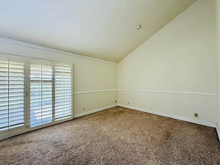 1510 Hallgreen Dr — Photo 12