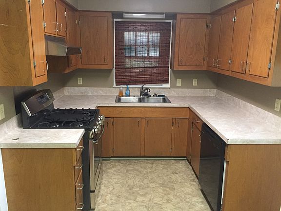 Kitchen with new range and diswasher