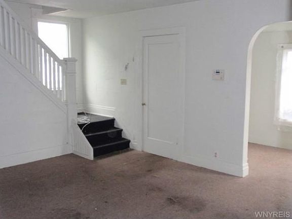 5th image of 114 Millicent Ave