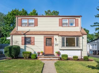 32 Long Hill Dr, Clifton, NJ