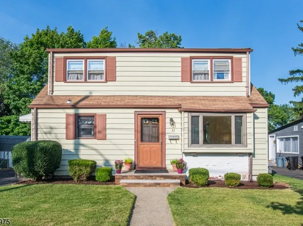 32 Long Hill Dr, Clifton City, NJ 07013