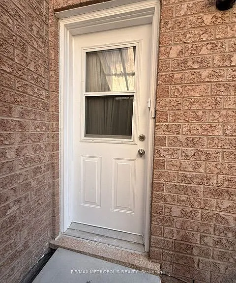 4 Nelly Ct #BASEMENT — Photo 2