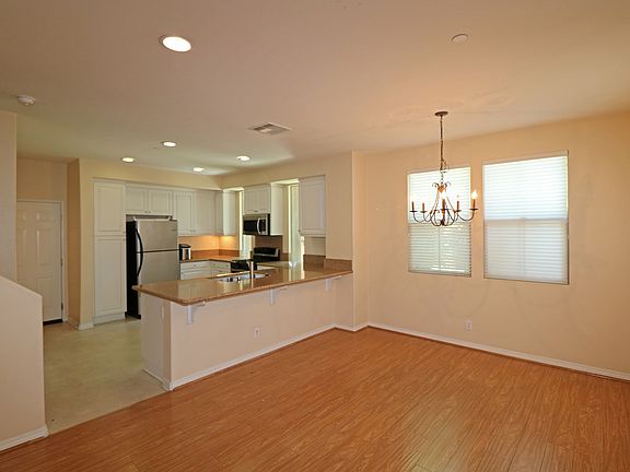 2nd image of 610 Asbury St