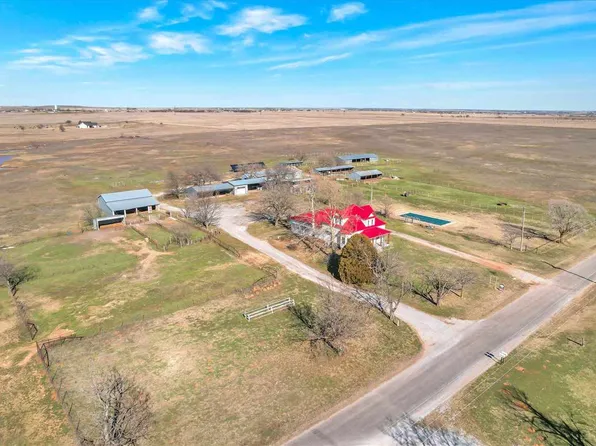 9106 SE Coombs Rd, Lawton, OK 73501
