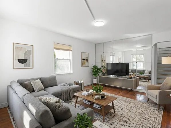 7 Everett Street, Valley Stream, NY 11580