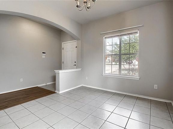 4th image of 232 Poplarwood Dr