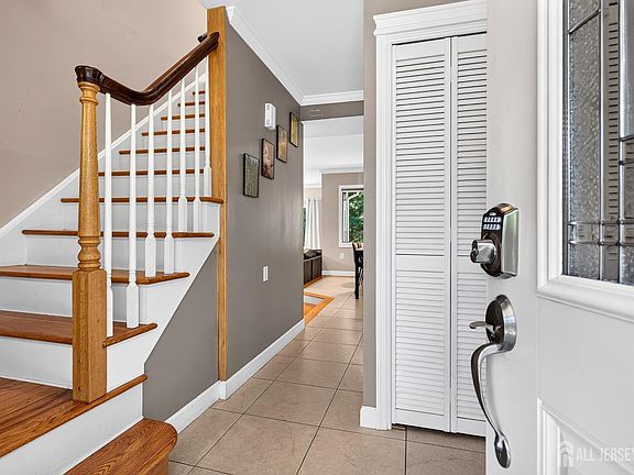 4th image of 16 Brookdale Rd