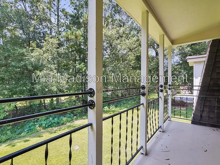 111 E Mell St #16 — Photo 26