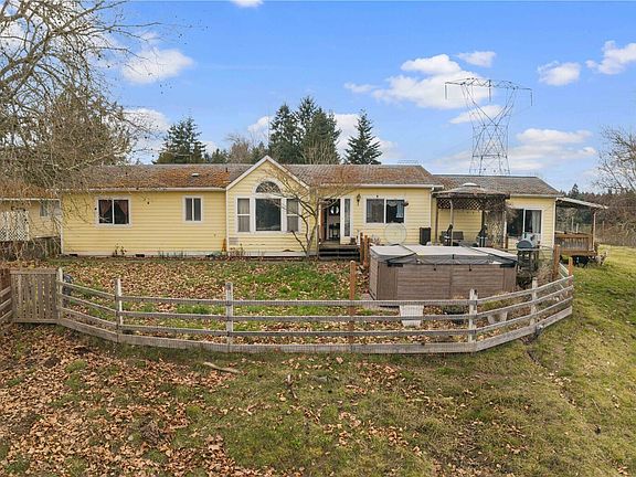 4th image of 28512 30th Avenue E
