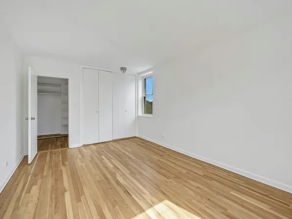 5730 Mosholu Avenue image 13 of 15