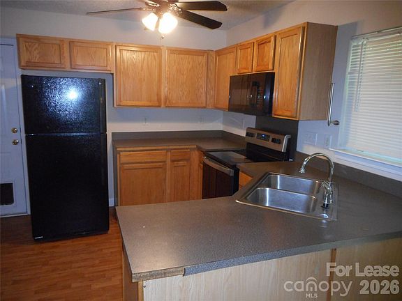 3rd image of 8037 Shiny Meadow Ln