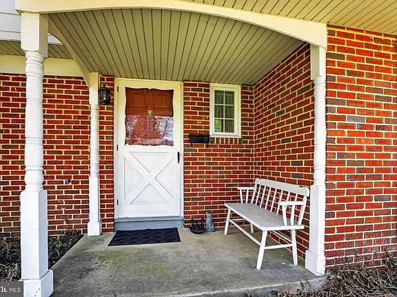 5th image of 141 Parkview Rd