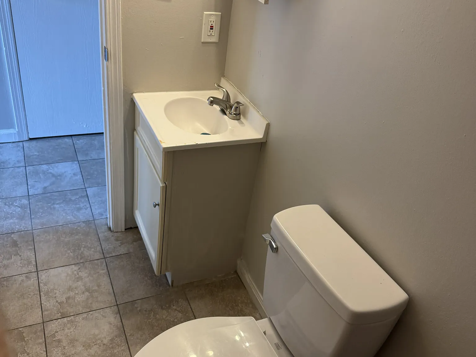 2 bed, 1.5 bath, 900 sqft, $1,350 — Photo 3