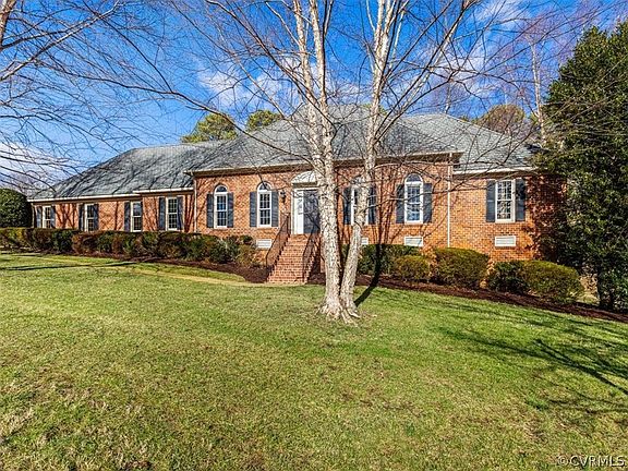 2nd image of 2435 Lake Loreine Ln