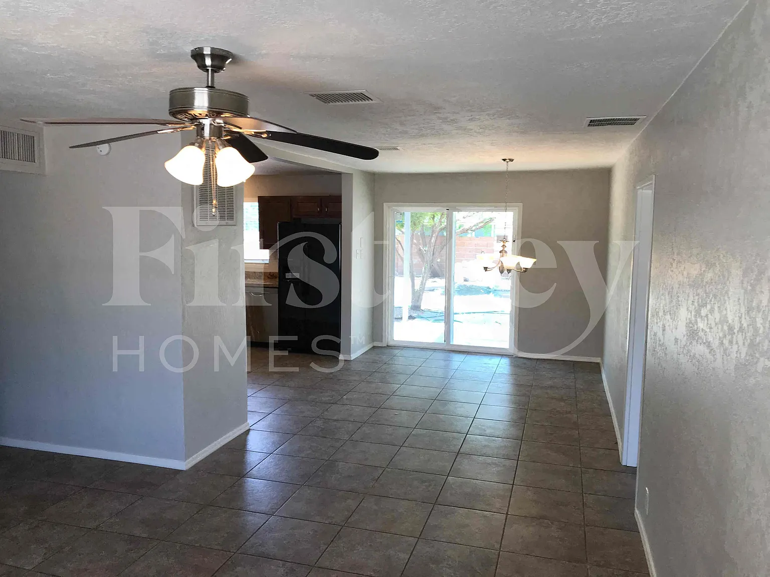 4 bed, 2.0 bath, 1558 sqft, $2,015 — Photo 3