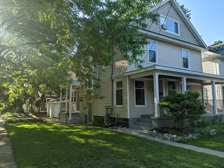 706 Hawthorne St NE #2 — Photo 10