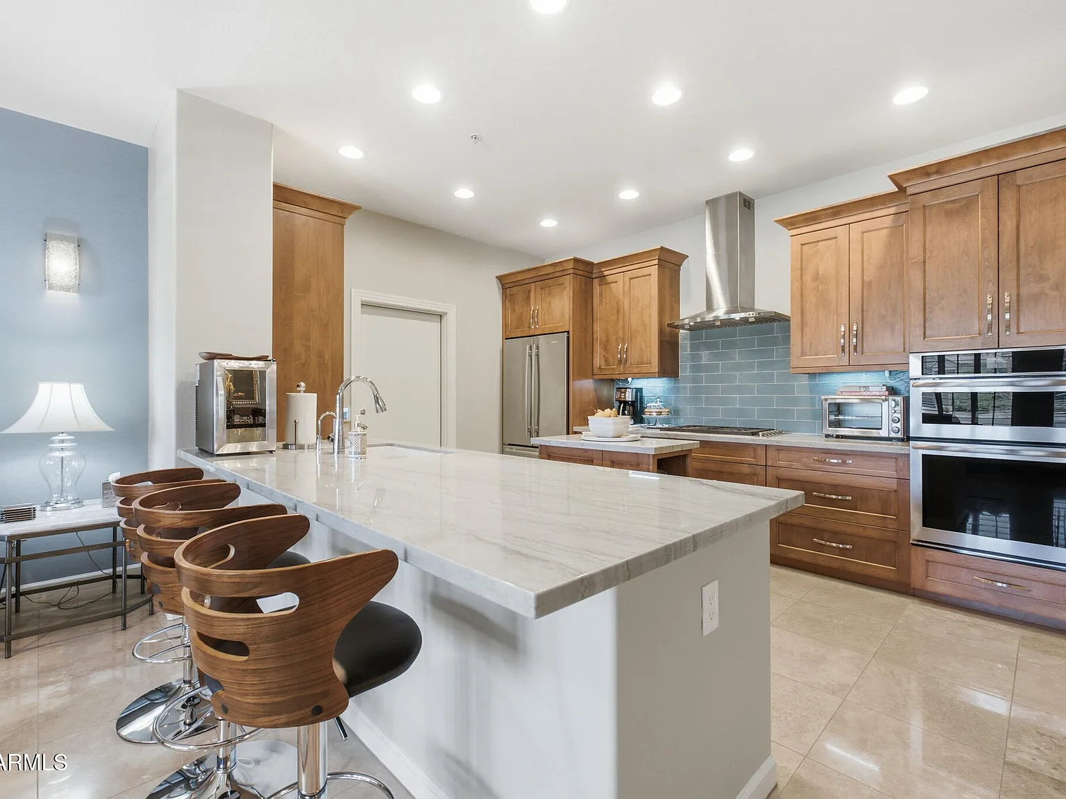 3 bed, 2.0 bath, 1715 sqft, $3,000 — Photo 1