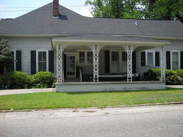 2nd image of 515 Evergreen Ave