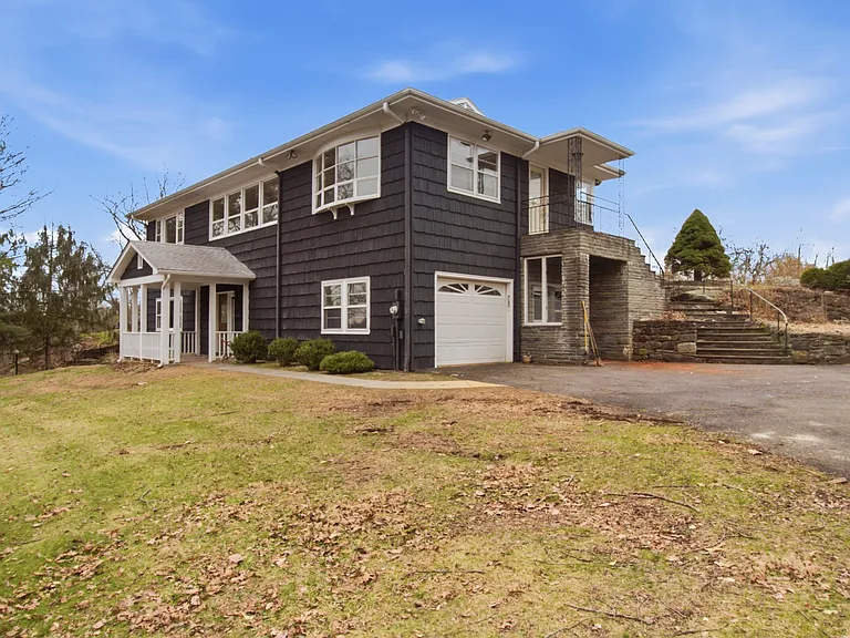 Flexible floorplan perfect for entertaining or multiple generations.