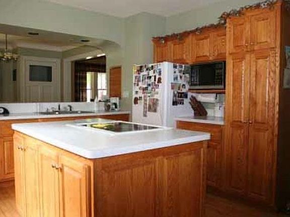 2nd image of 2950 S 48th St