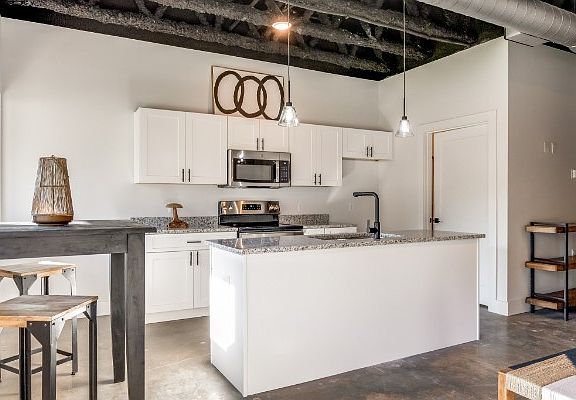 5th image of 295 Plus Park Blvd #211
