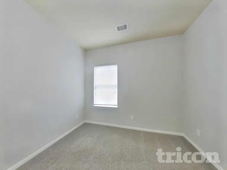 2122 Hackberry Bank Ln — Photo 12